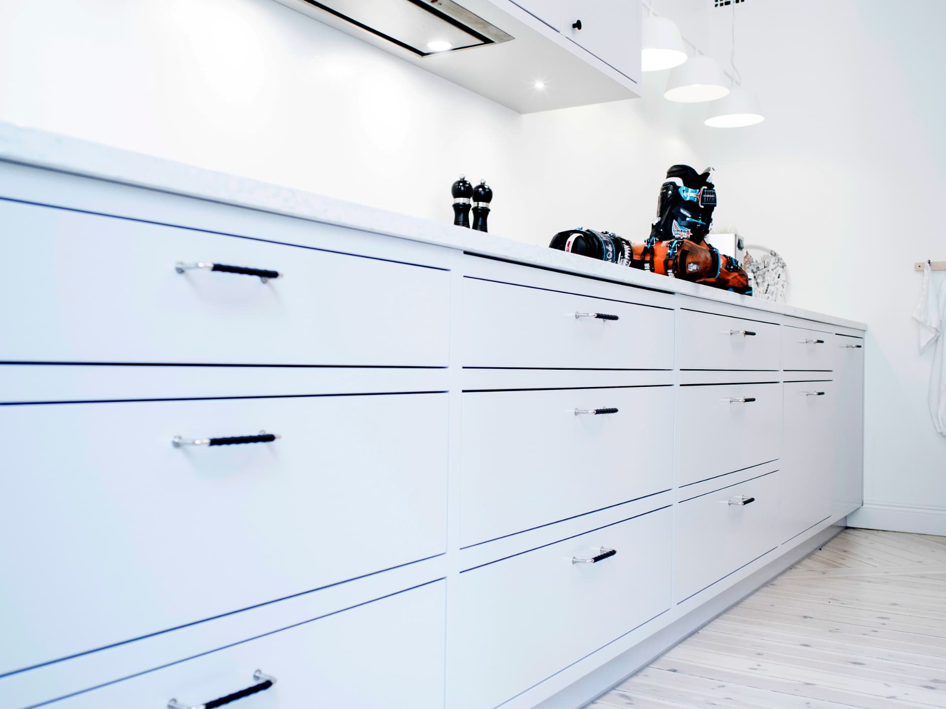 TOMBA-style kitchen view